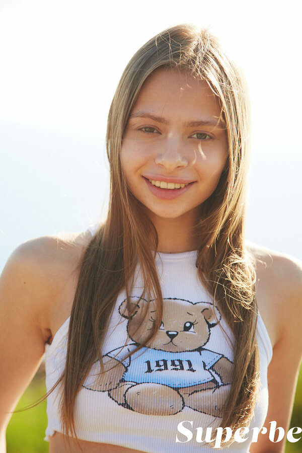 Нина, 22 года, 1 размер груди